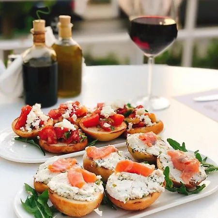 Konukevi Klaudia Notopen